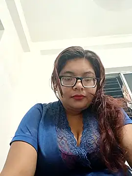 Elie Hallway online show from April 29, 6:57 pm