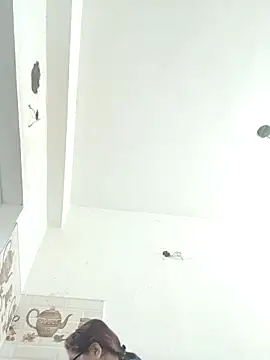 Elie Hallway online show from March 14, 12:33 am