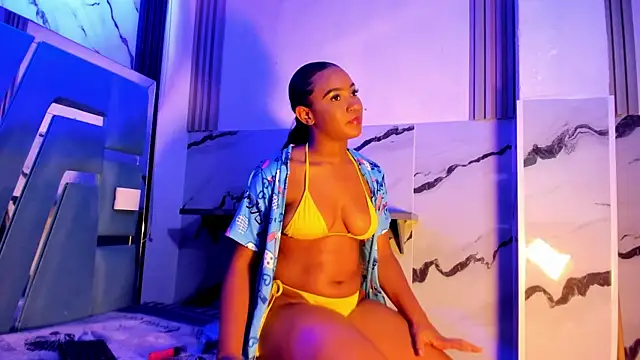 emii brown online show from April 9, 1:52 am