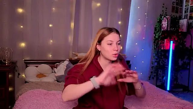 JadwigaTagliavia online show from February 5, 9:23 am