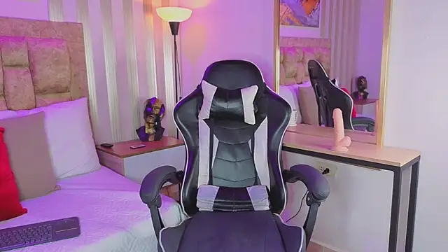 amara queen  online show from March 28, 12:48 pm