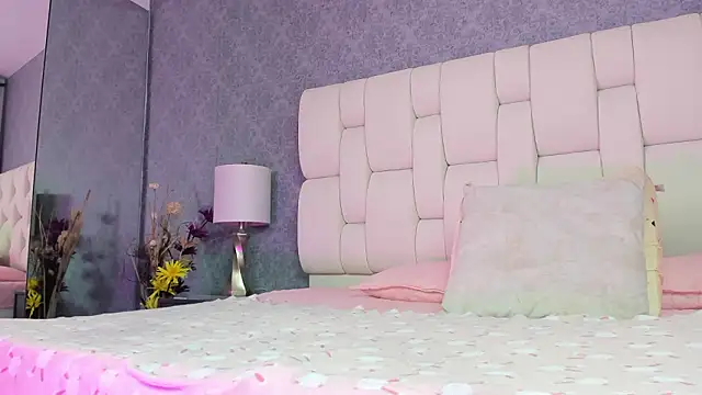 sophiaa10 online show from February 18, 7:13 pm