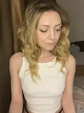 Leecey online show from March 5, 11:00 pm