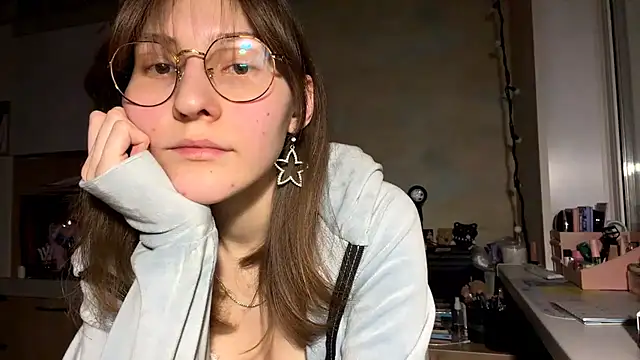 Miaaa Moon online show from February 3, 2:22 pm