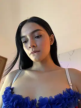 Doll Alaia  online show from February 23, 6:18 pm