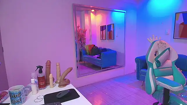 Madame scarlett online show from April 6, 11:33 am