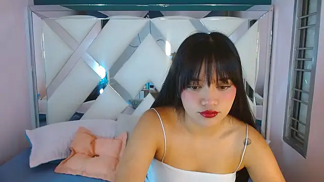 Kaytlin James online show from March 3, 12:00 pm