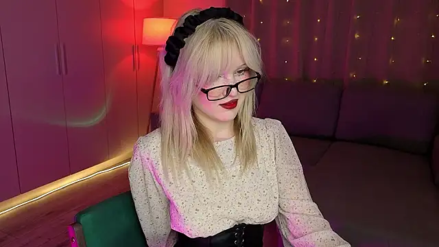 Mary Piersen online show from March 2, 12:21 am