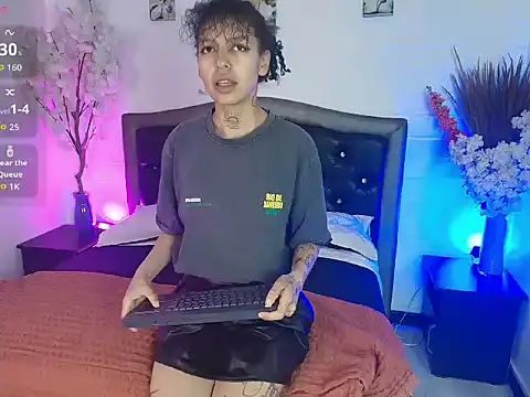 HannahBlue  online show from February 16, 12:16 pm