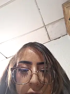 the lagoon girl online show from February 15, 7:57 pm