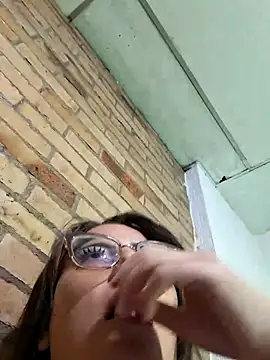 the lagoon girl online show from February 28, 11:04 pm