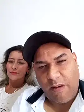 wessAndSandri online show from April 1, 8:28 pm