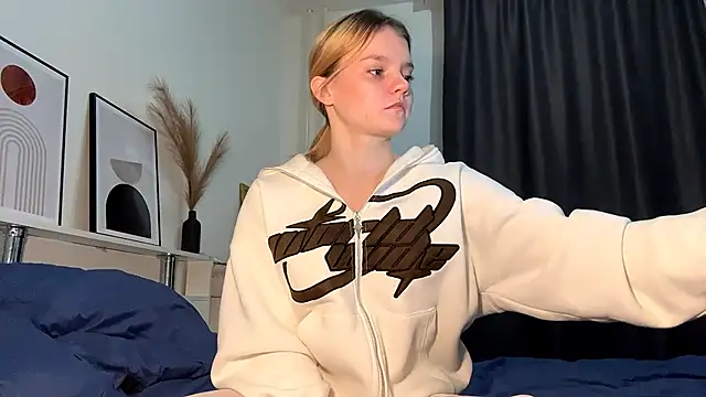 Tiffany Muse online show from February 26, 11:15 pm