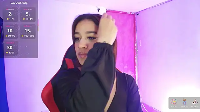 Zoe-Walzer online show from April 7, 4:42 pm