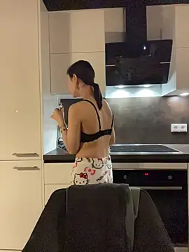 Just-Lilly online show from March 29, 3:33 pm