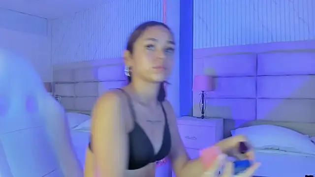 CarolineFyre online show from February 25, 12:48 pm