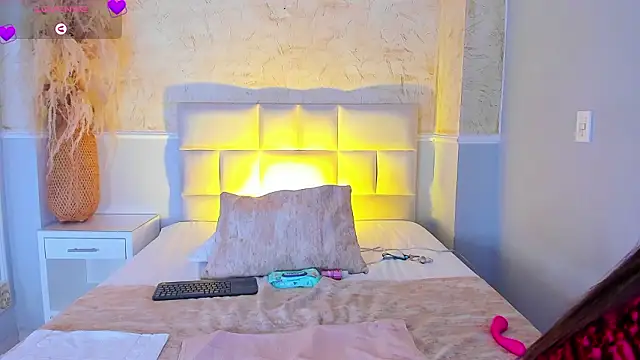 valeriekhaleesi online show from March 15, 10:23 pm