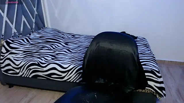 paula lopez   online show from March 31, 1:49 am