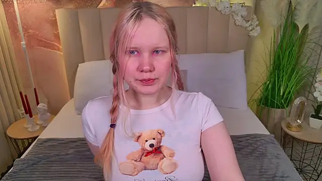 AnnieVibe online show from April 10, 5:41 pm