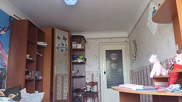 KathernSaulters online show from February 3, 6:40 am