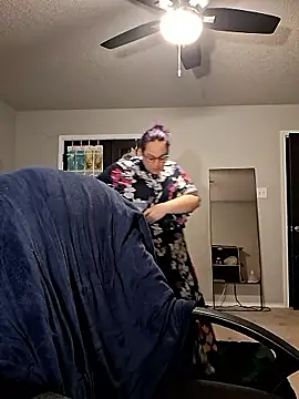 RavenOnyx online show from February 9, 6:04 am