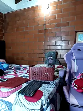 cristalprincess  online show from February 23, 1:39 am