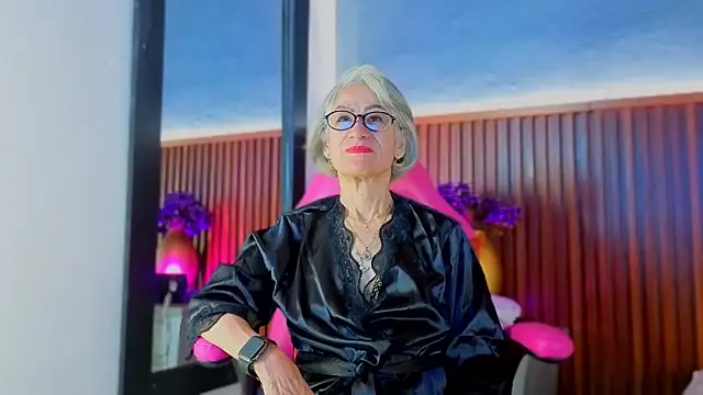 miss monserrate01 online show from April 9, 1:49 pm