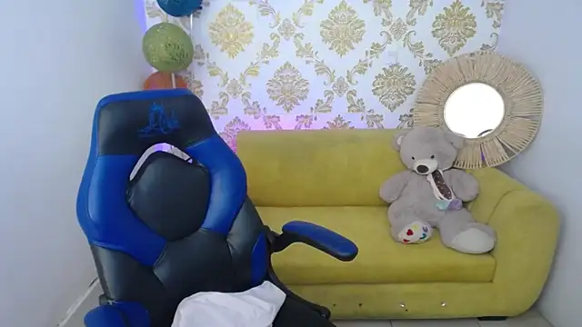 ALISS M  online show from February 23, 9:14 pm