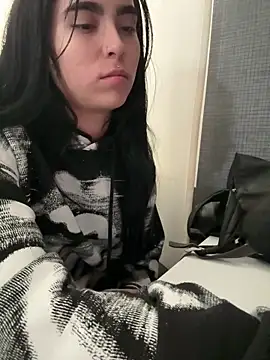 Sara Fernandez  online show from February 24, 2:05 pm