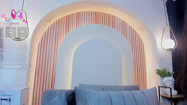 violet scott  online show from April 10, 10:21 am