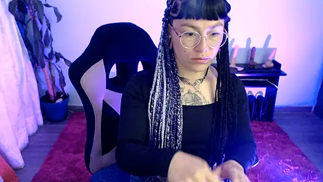 missfungi8 online show from February 6, 7:12 am