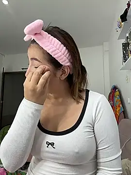 Arya    online show from March 3, 9:04 am