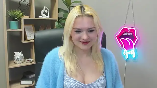 SweetLilyxo online show from April 16, 6:25 am