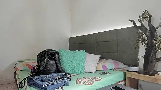 Zoel Amber20 online show from April 6, 9:05 pm