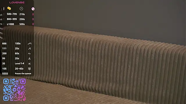 HannaHayles online show from April 18, 7:58 pm