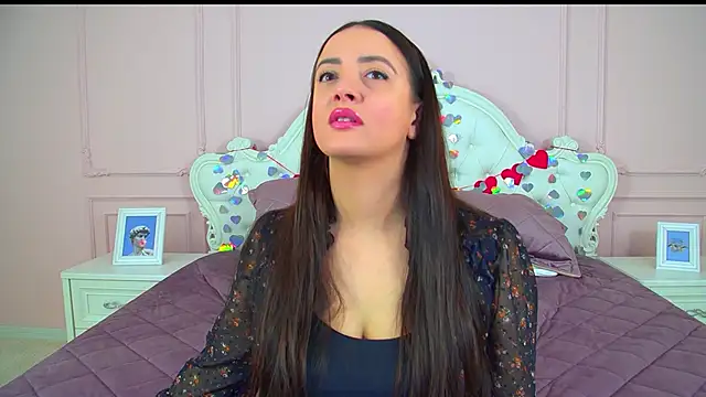 ElinaBellucci online show from February 16, 4:23 am