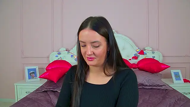 ElinaBellucci online show from March 2, 4:23 am