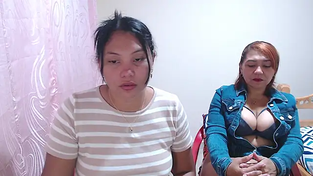 dannamomcerratt online show from March 23, 2:40 am