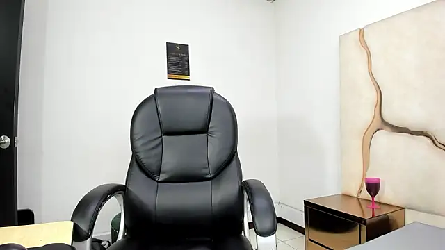 Vaneline2 online show from March 18, 8:58 pm