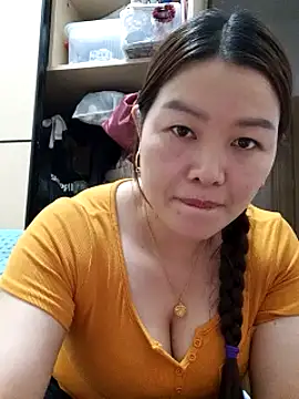 Jennie dogy online show from May 10, 1:35 pm
