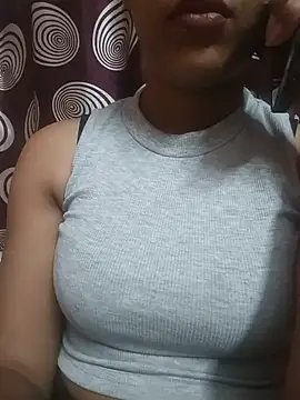 komalsharma99 online show from June 6, 6:03 pm