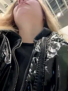 blonde exe online show from March 6, 4:24 pm