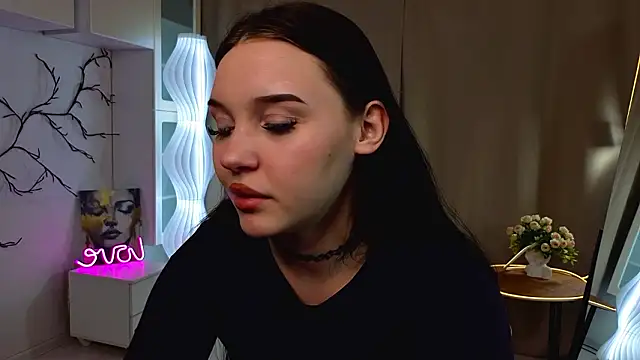 RoxannRunk online show from March 19, 6:29 am