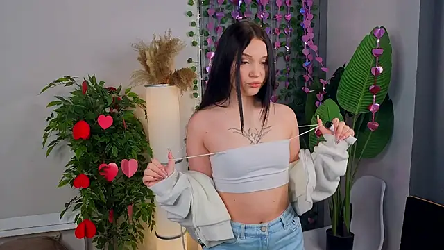 RoxannRunk online show from February 16, 6:13 am