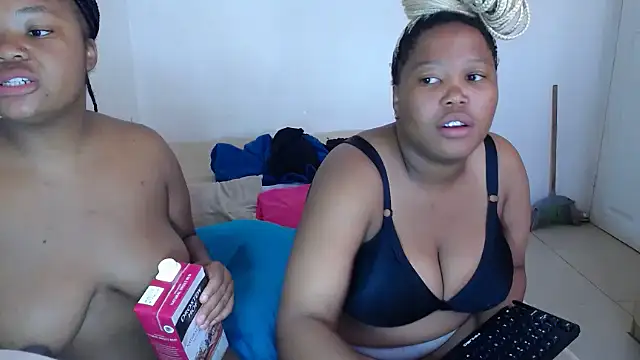 ChubbyBustyX online show from April 3, 6:22 am