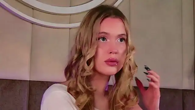 Beckie White online show from March 3, 9:21 pm