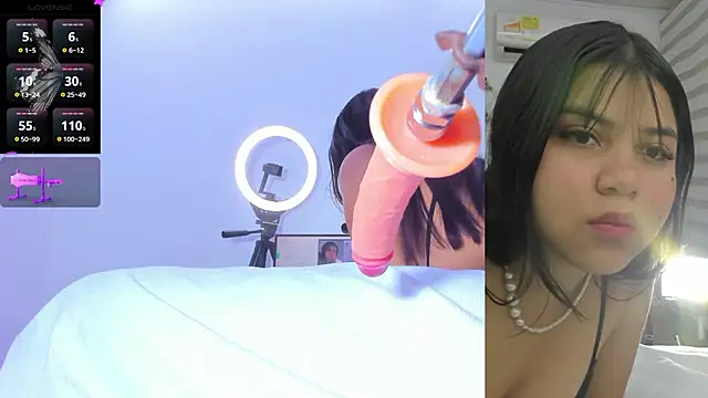 lana  kane   online show from March 4, 9:16 am