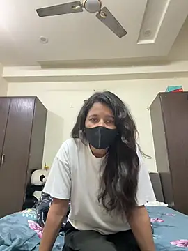 raavigirl online show from March 23, 10:43 am