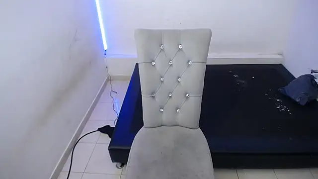 Naomy Reiden online show from March 9, 3:53 am