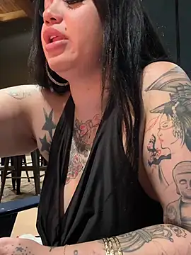 khloelynn online show from February 9, 3:42 am